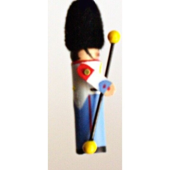 VTG 1995 Hallmark Keepsake Ornament Miniature Clothespin Soldier Collector Serie - Picture 7 of 16